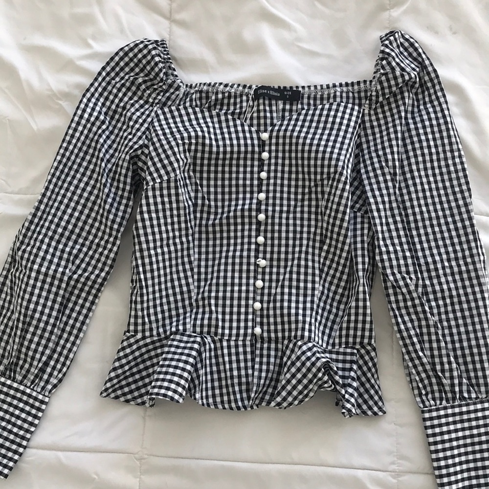 Gingham Peplum top! sweetheart neckline